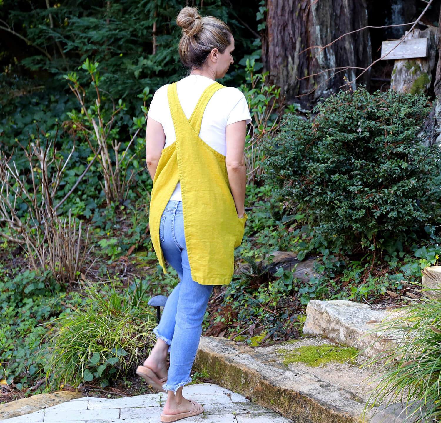 Bella-linen-pinafore-pear-1_2000x