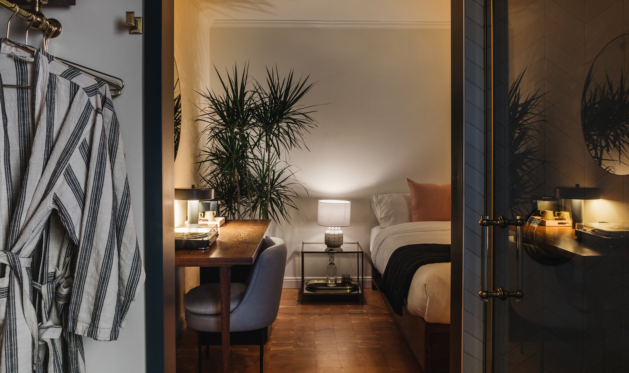 4_0e3ba4fb-0e42-4615-9cb3-f5f6240ef9a1