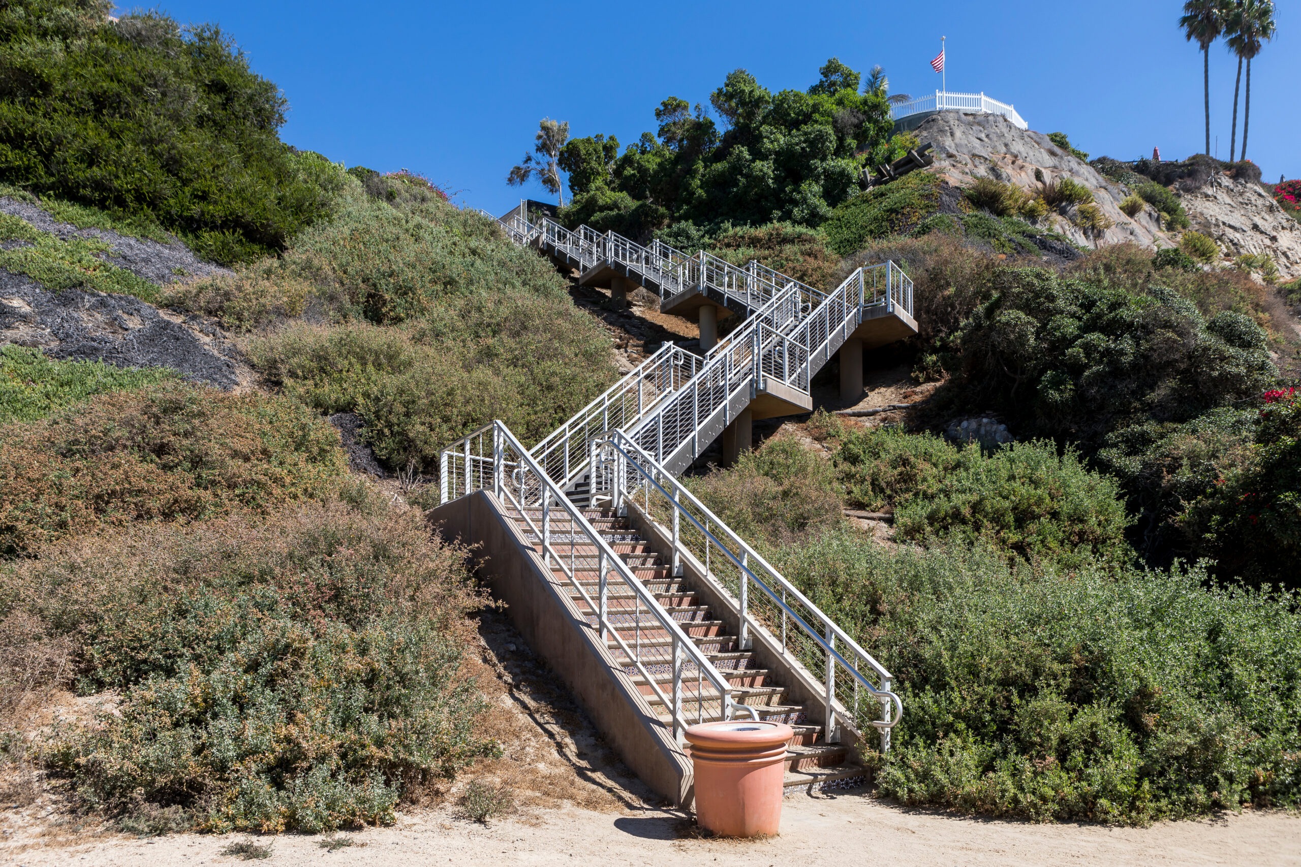 El-Portal-Beach-Stairs-Decos-01