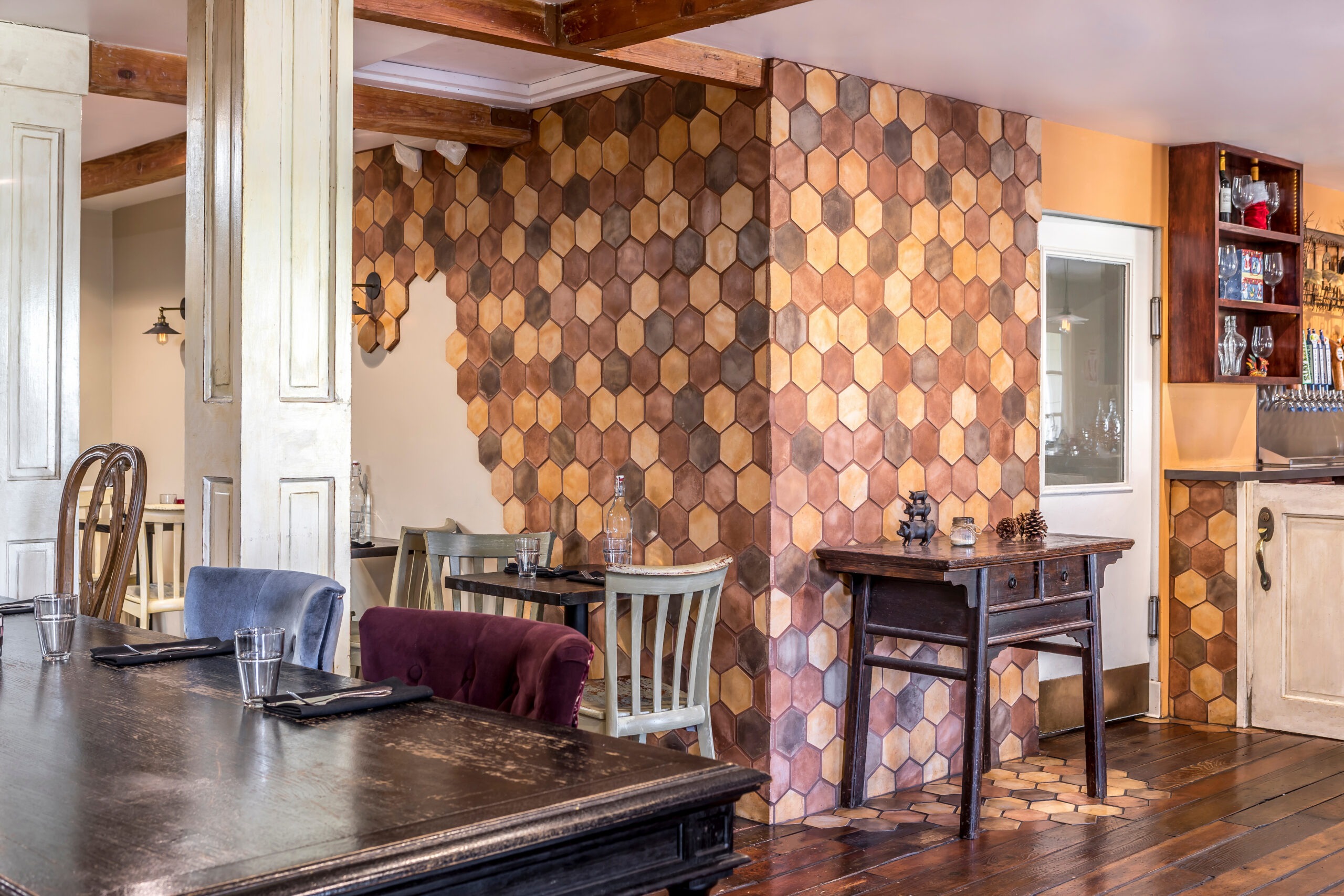 Sun-Cafe-Restaurant-Artillo-Hexagon-Brown-Custom-Mix-03